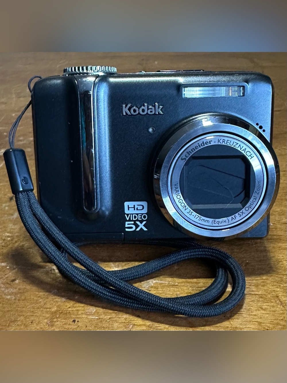 Kodak EasyShare Z1285 12.1MP 720p HD Video Digital Camera w/5x Optical Zoom Lens